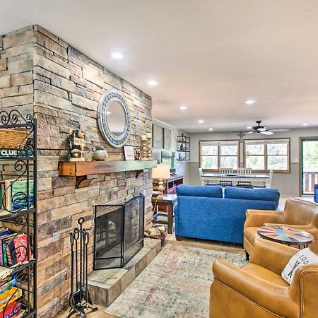 Main St Red River Ski Condo With Mountain View! エクステリア 写真