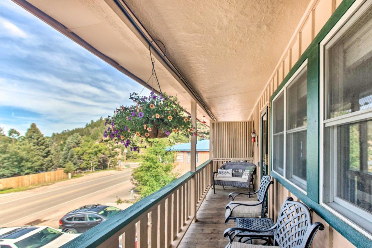 Main St Red River Ski Condo With Mountain View! エクステリア 写真