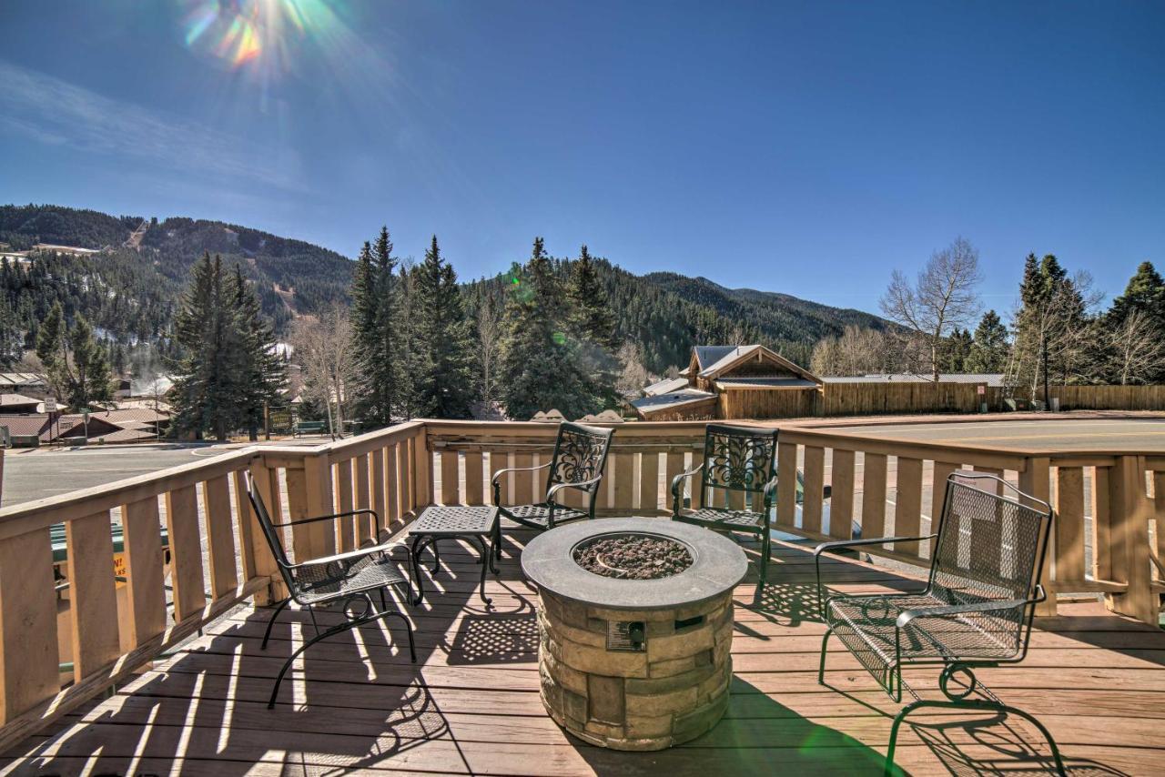 Main St Red River Ski Condo With Mountain View! エクステリア 写真